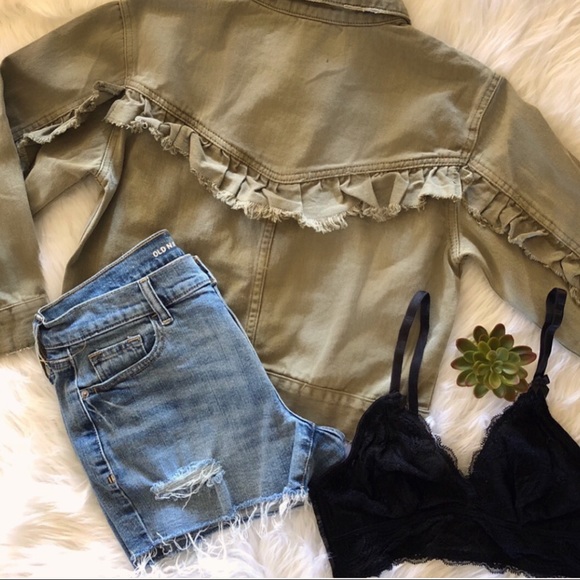 LAST 2 (M) Jade Ruffle Denim Jacket - Picture 4 of 8